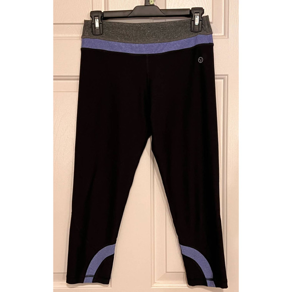 VOGO Athletica Cropped Size S Black Purple Gray 13" Waist x 21" Inseam x 9" Rise - Picture 1 of 3